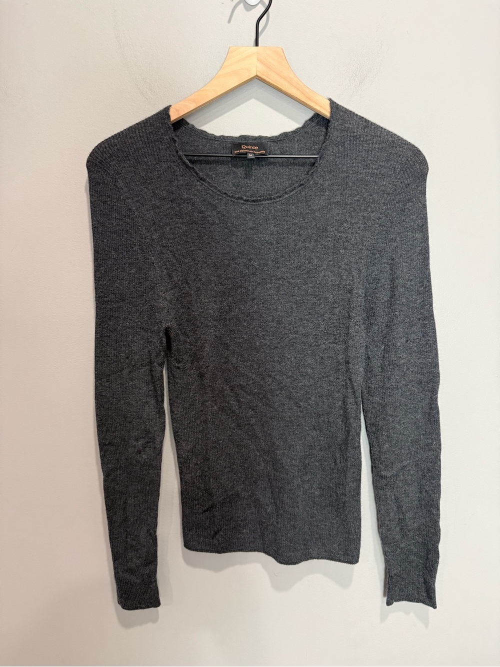 Quince Featherweight Cashmere Ribbed Crewneck Sweater Charcoal M